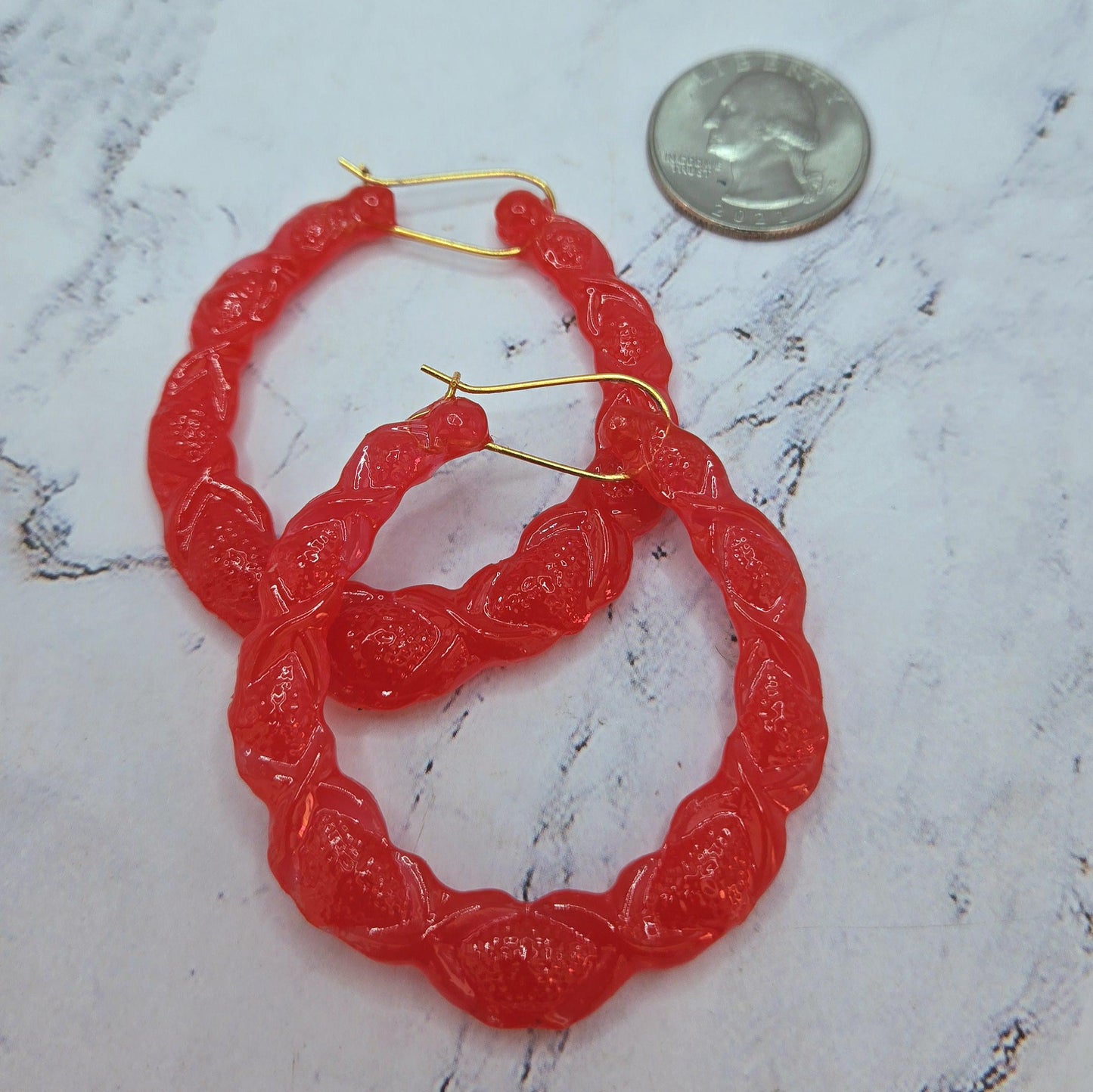 Hearts and hugs 90s XOXO hoop earrings medium Valentine's Day