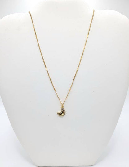 Crescent moon chain necklace